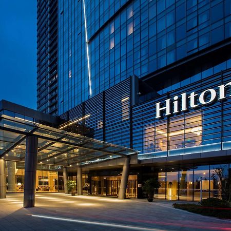 Hilton Wuhan Yangtze Riverside Exterior photo